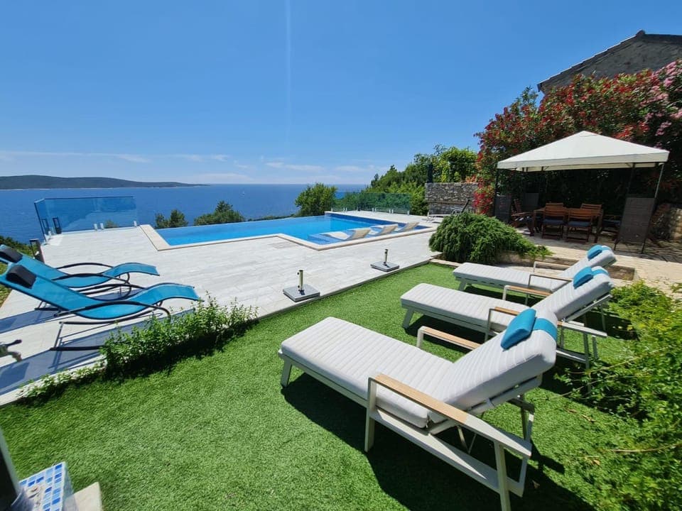 Sea view, Swimming pool