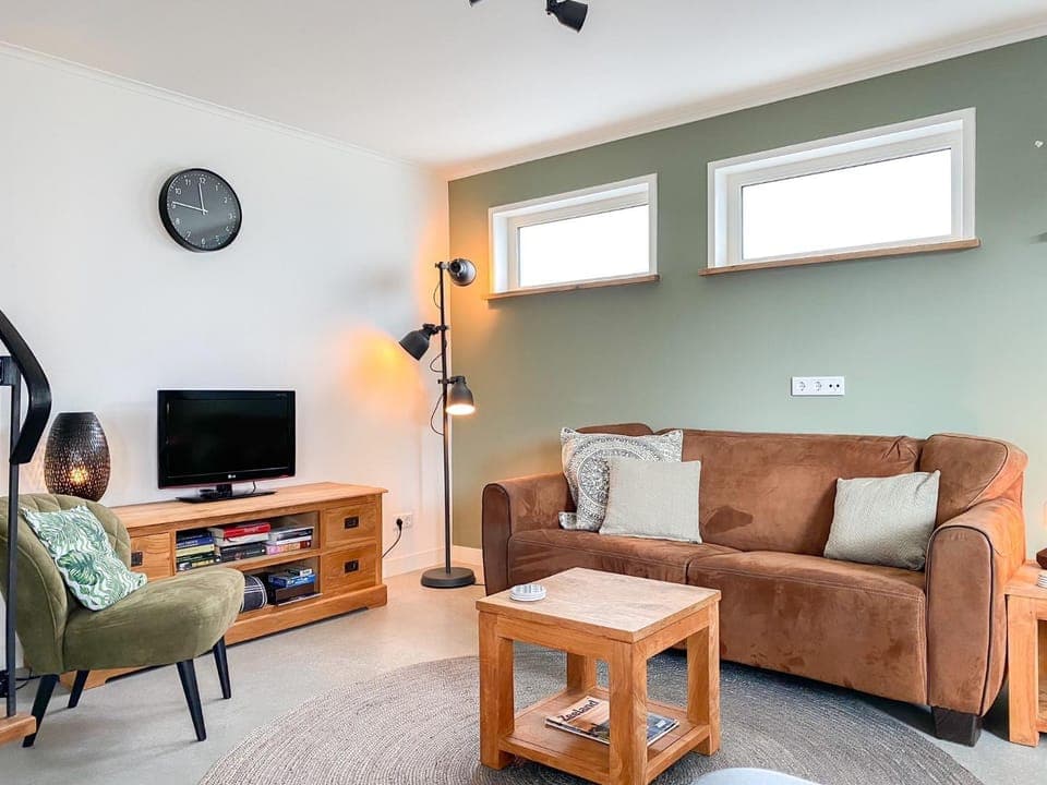 TV and multimedia, Seating area