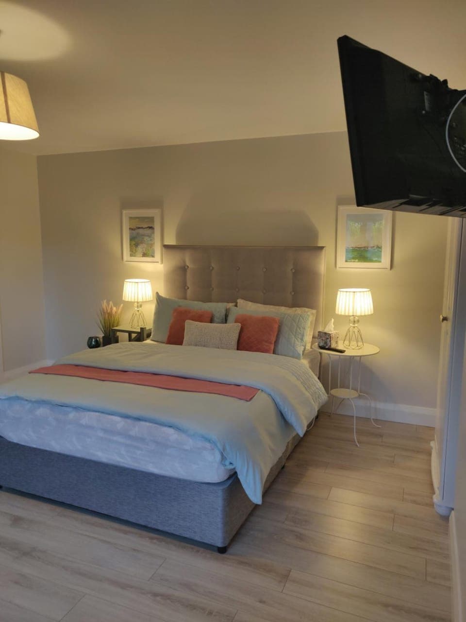 Photo of the whole room