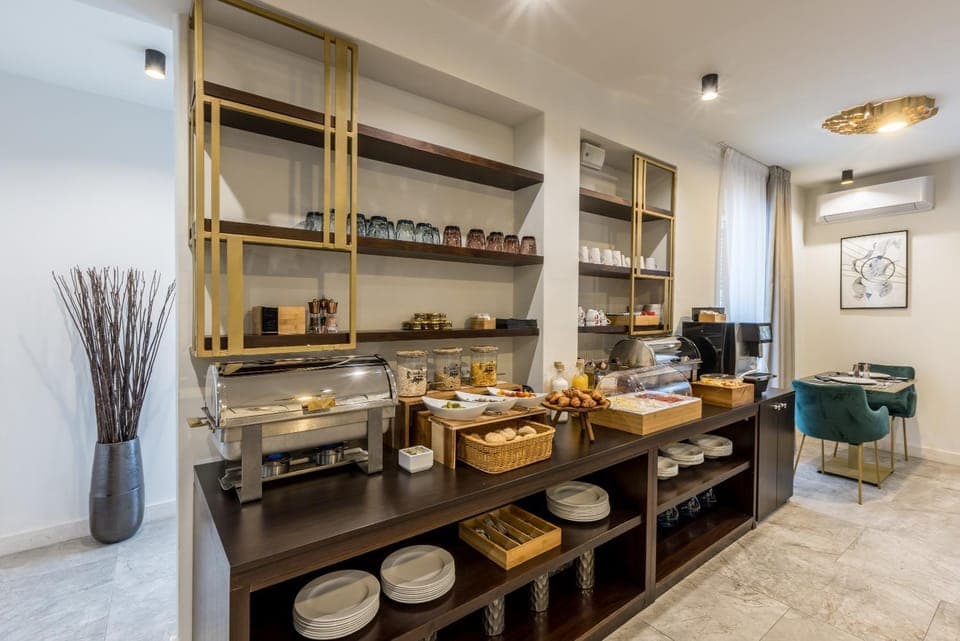 Breakfast, Continental breakfast