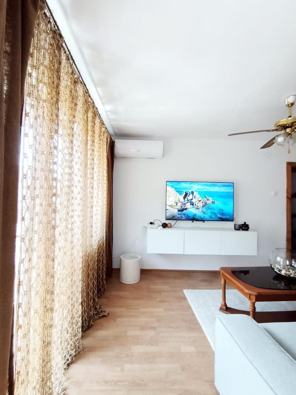 Communal lounge/ TV room, TV and multimedia, Living room