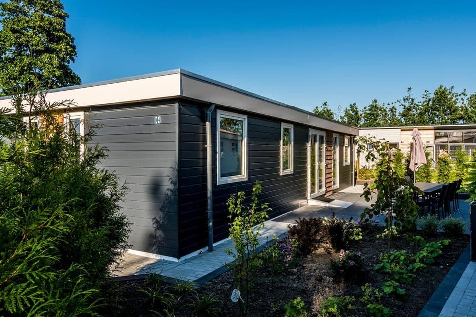 Facade/entrance, Garden