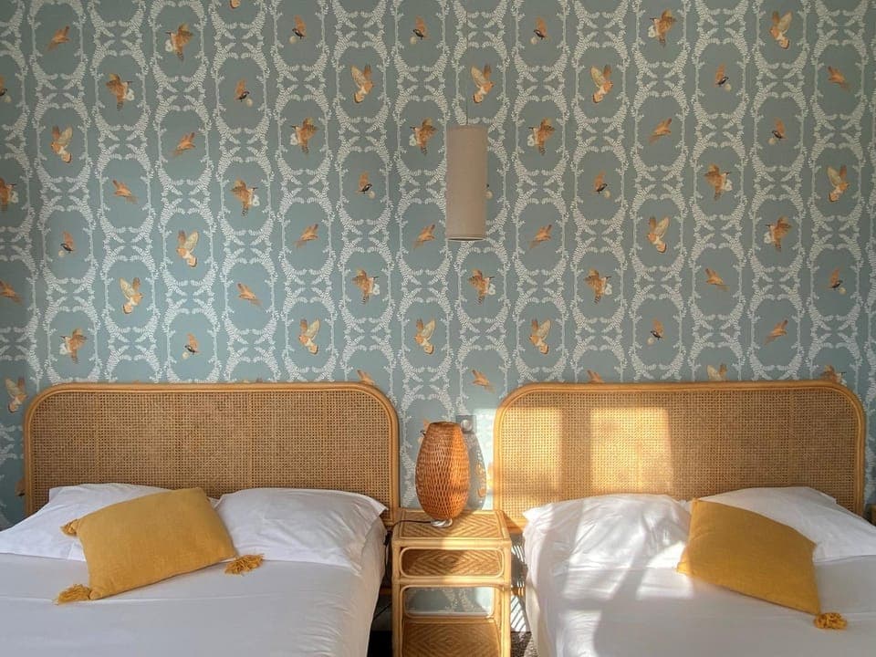 Photo of the whole room, Decorative detail, Family