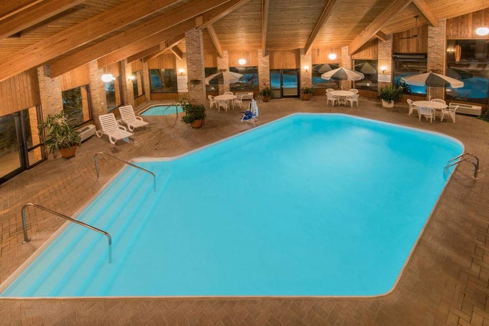 On site, Pool view, Swimming pool, Swimming pool