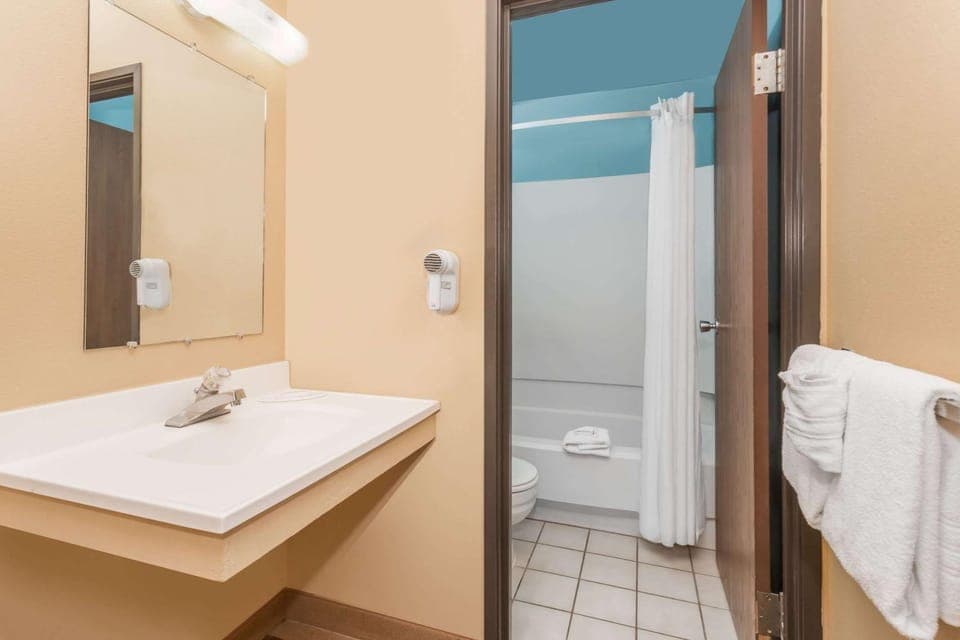 Bathroom, Photo of the whole room, On site