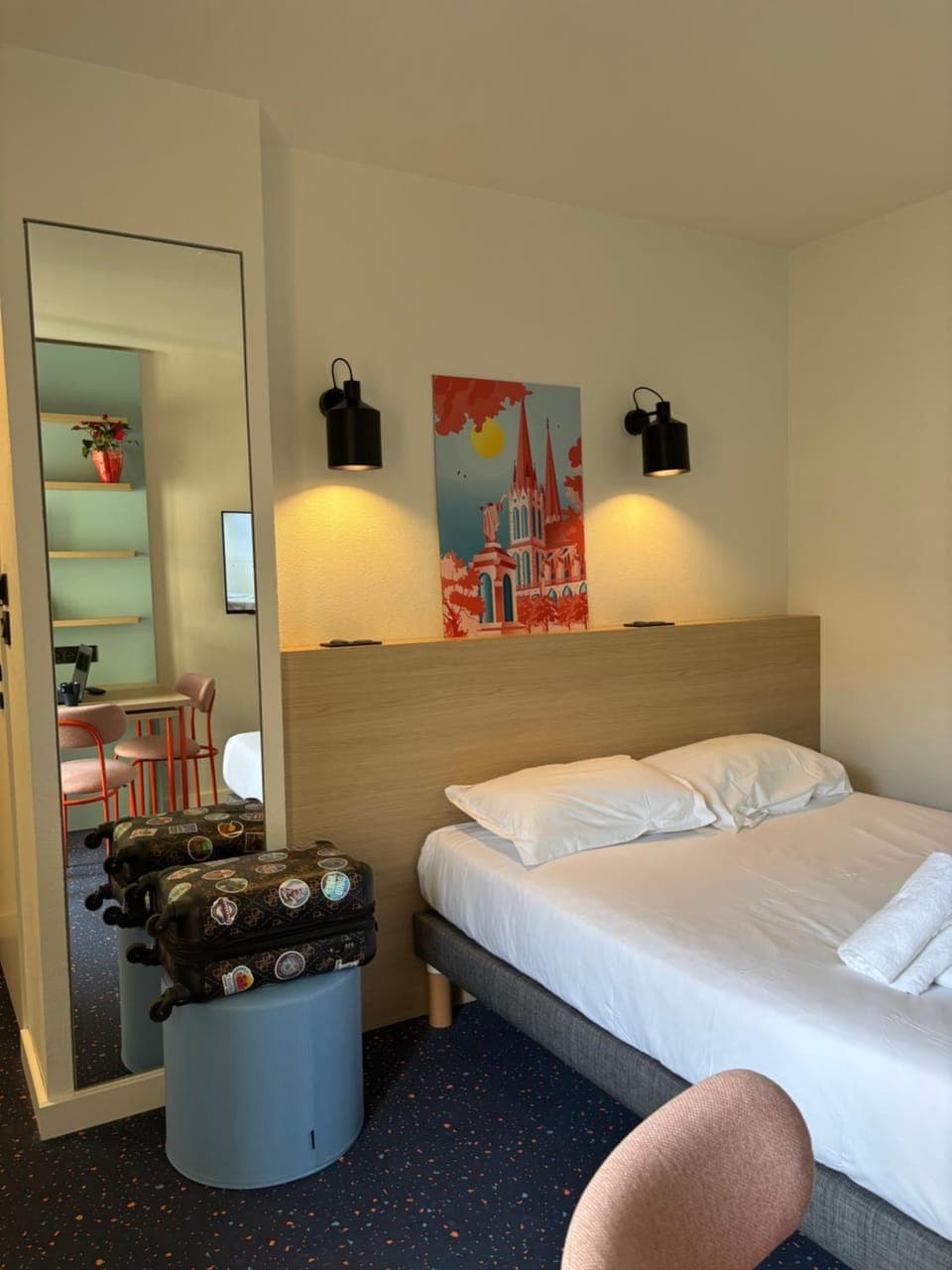 Bed, Photo of the whole room