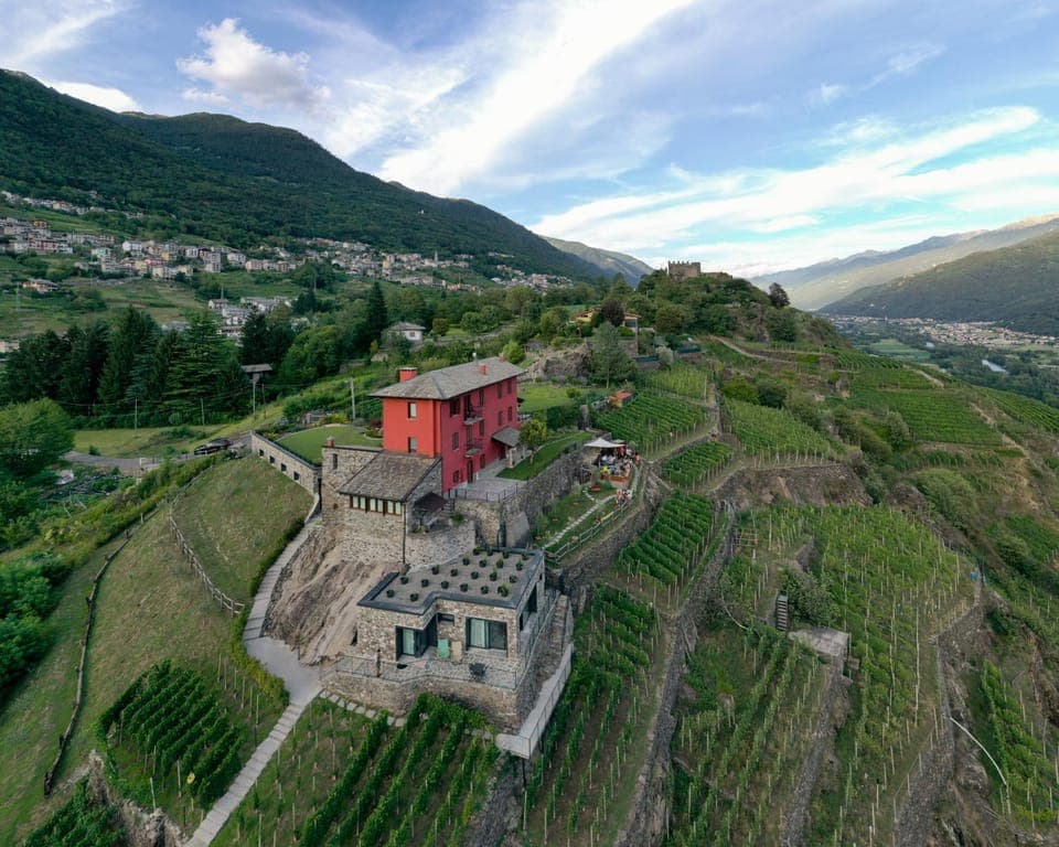 Property building, Nearby landmark, Natural landscape, Bird's eye view
