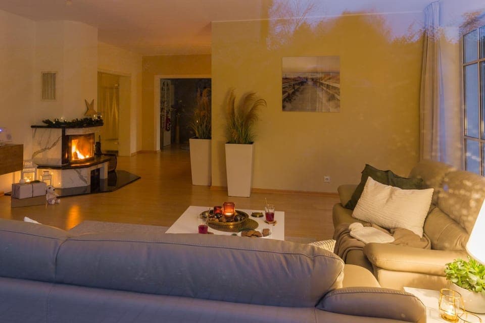 Winter, Living room, Decorative detail, Seating area