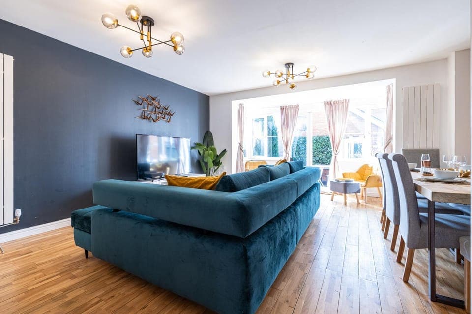 Living room, Dining area