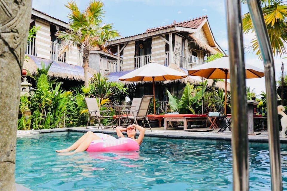 Property building, Swimming pool