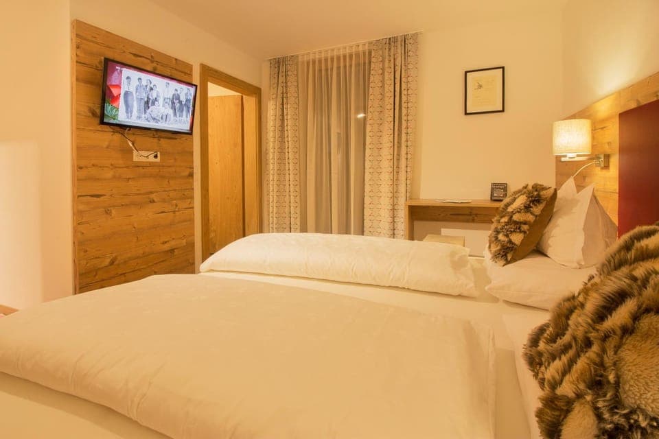 TV and multimedia, Photo of the whole room