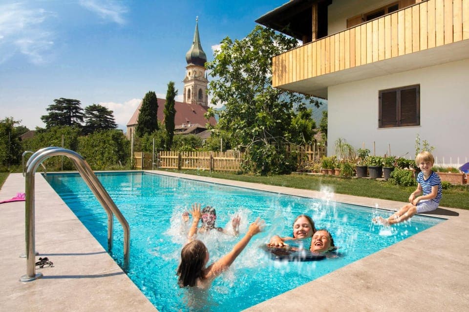 Swimming pool, Swimming pool