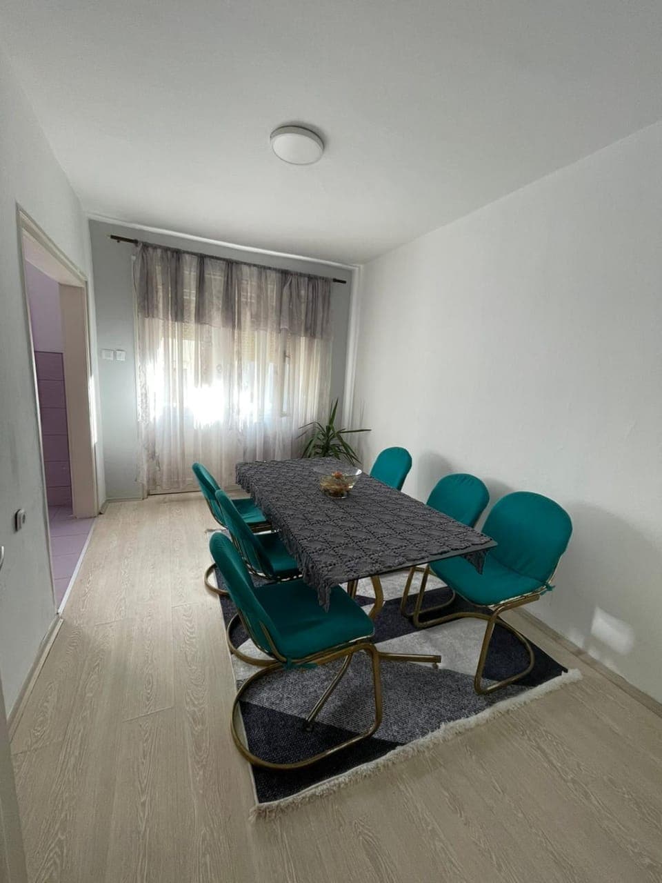 Seating area, Dining area