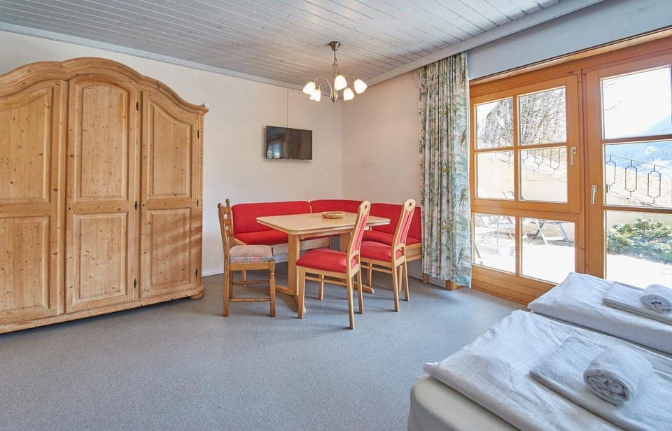 Living room, Mountain view