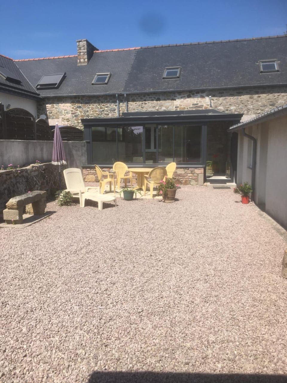 Property building, Patio, Balcony/Terrace