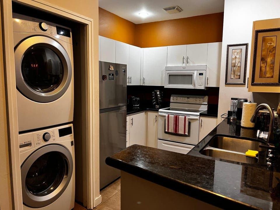 Kitchen or kitchenette, minibar, pet friendly, stove, washing machine
