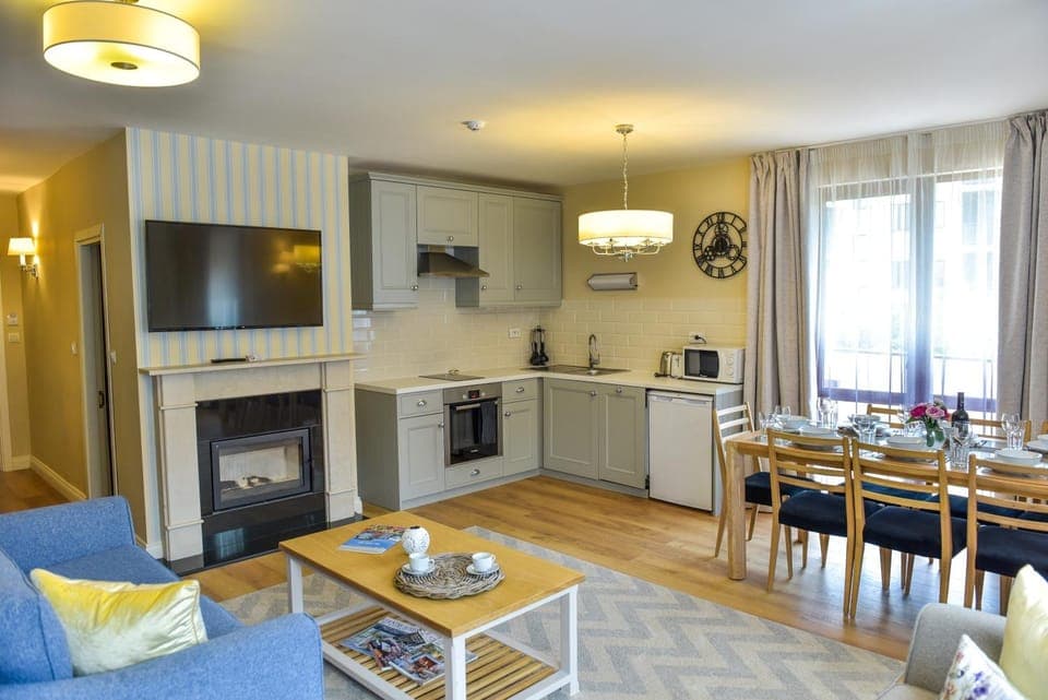 Kitchen or kitchenette, Living room, Dining area