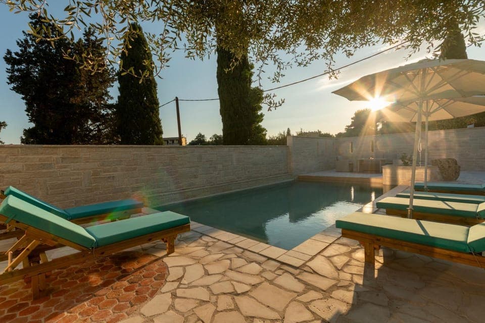 Swimming pool, sunbed