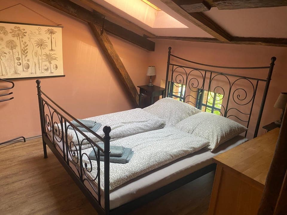 Bed, Photo of the whole room, Bedroom