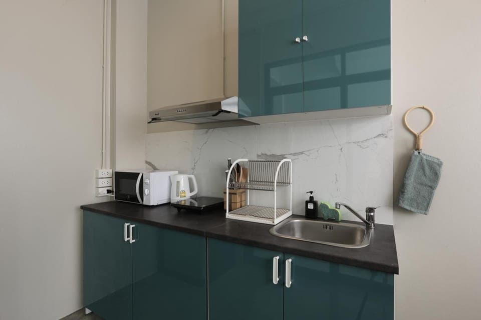 Coffee/tea facilities, Kitchen or kitchenette, Communal kitchen