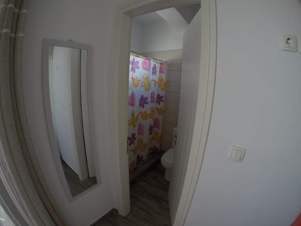 Shower, Toilet, Bathroom, Bedroom