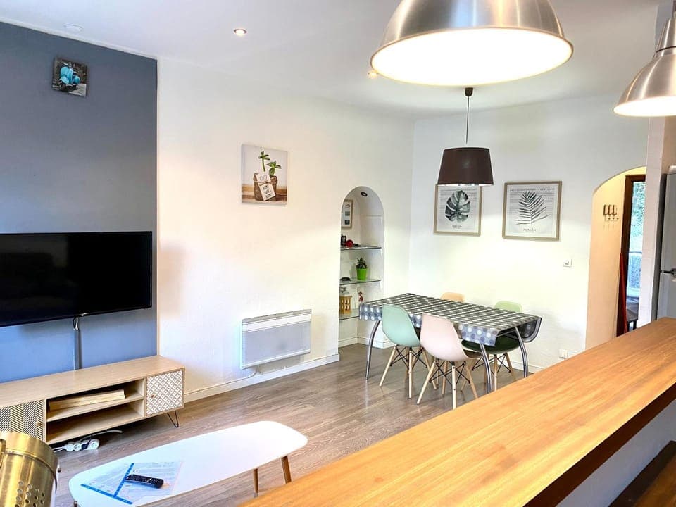 TV and multimedia, Dining area