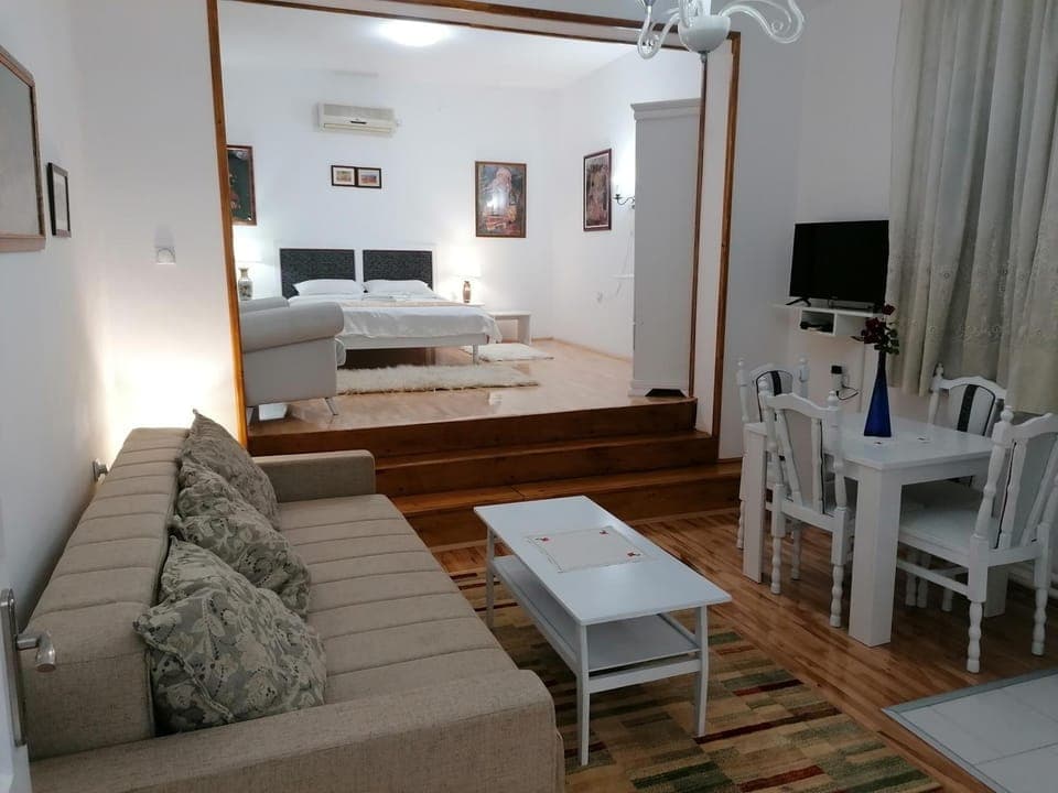 Living room, Photo of the whole room, Seating area, Dining area, Bedroom