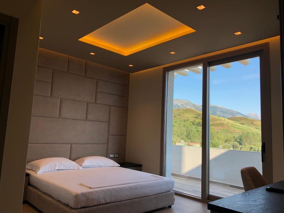 Bed, Bedroom, Mountain view