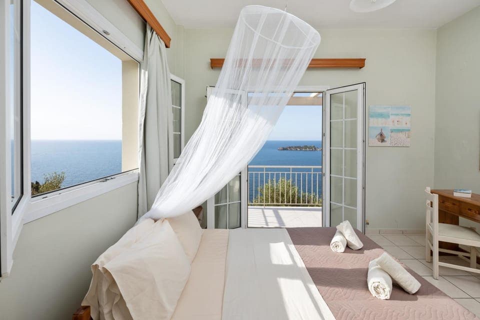 Bed, Natural landscape, View (from property/room), Balcony/Terrace, Bedroom, Sea view