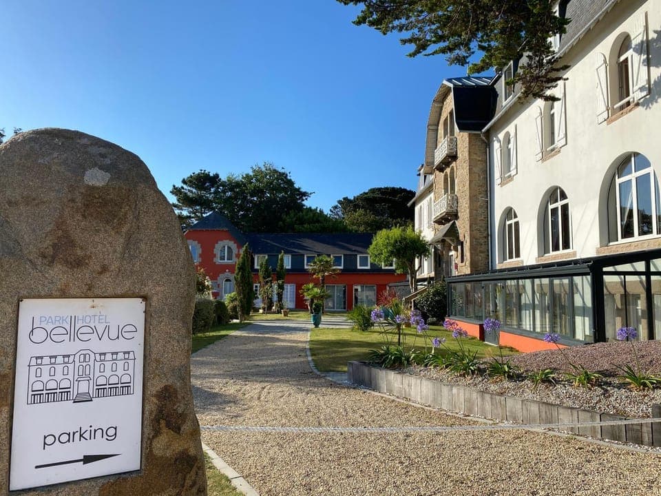 Property building, Facade/entrance