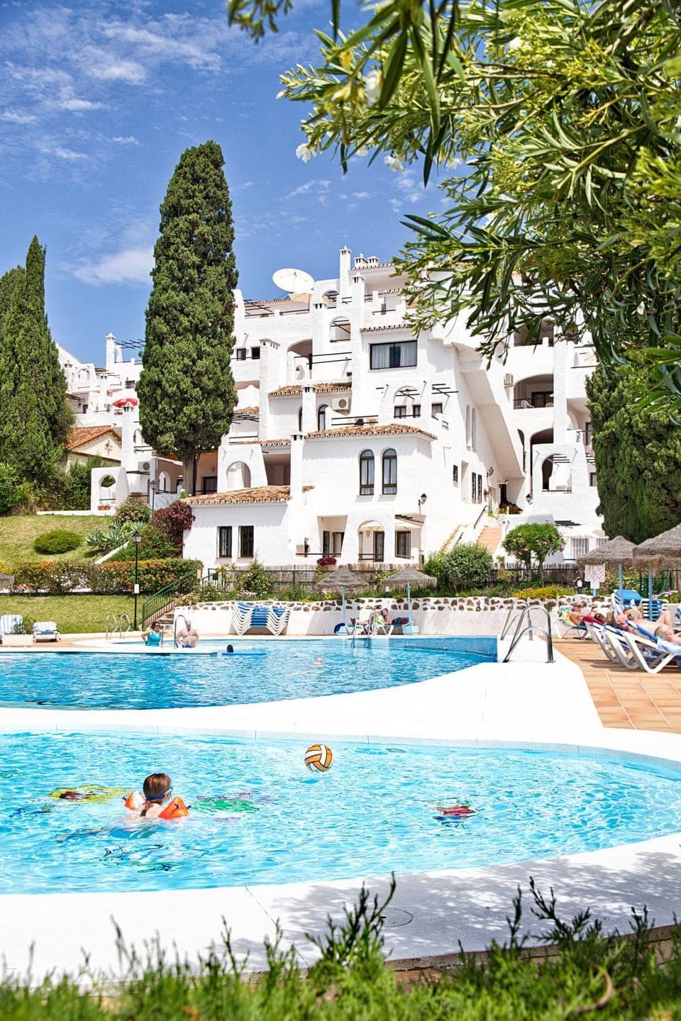 Swimming pool, Swimming pool