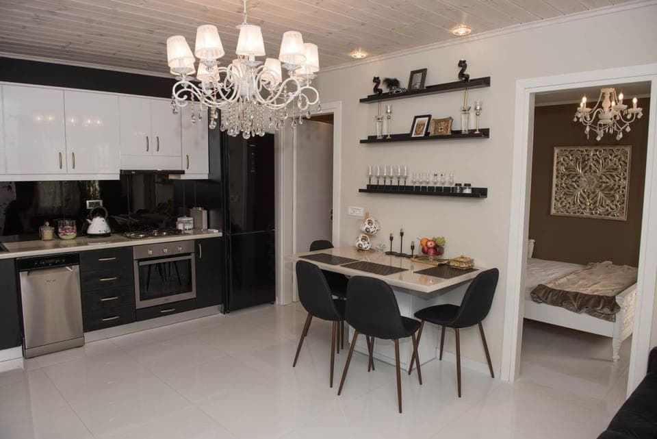 Kitchen or kitchenette, Seating area, Dining area