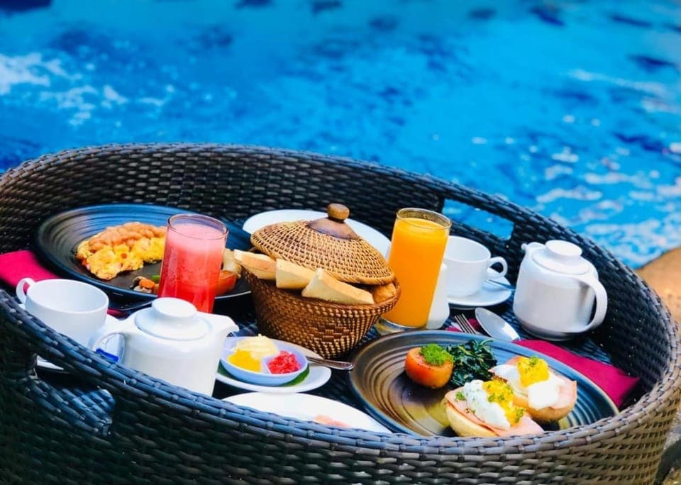 Asian breakfast, American breakfast