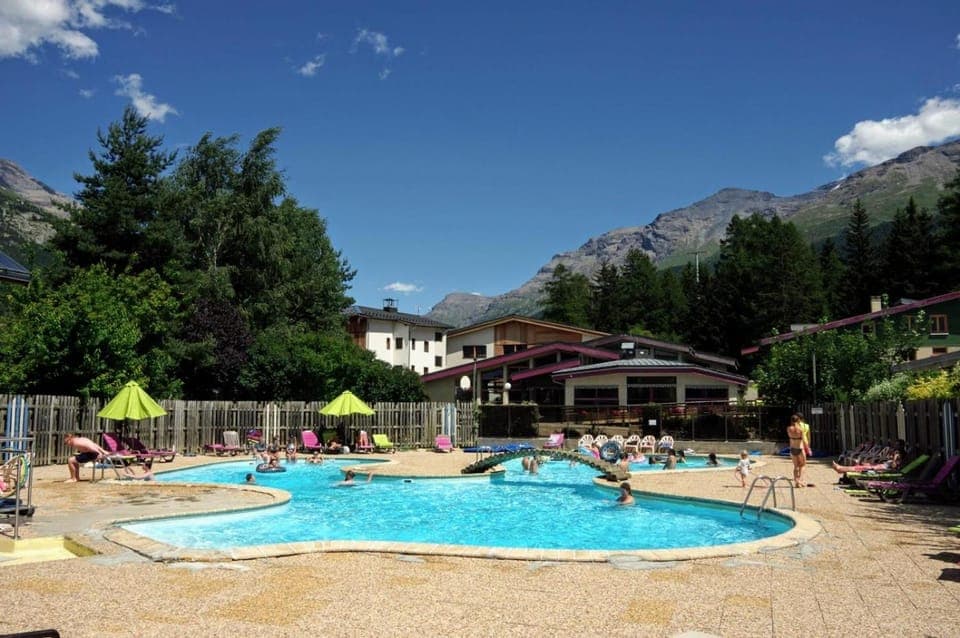 Mountain view, Pool view, Swimming pool, sunbed