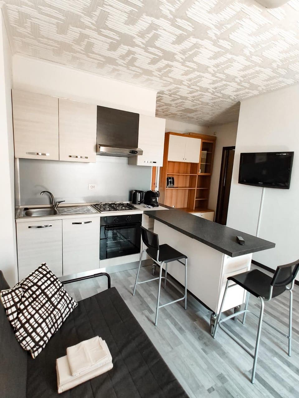 Kitchen or kitchenette, Living room, Dining area