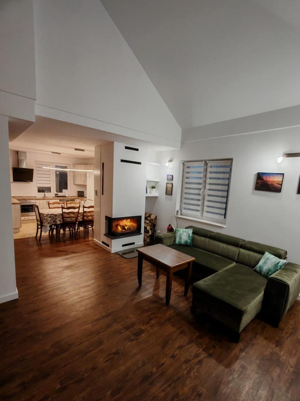 Kitchen or kitchenette, Living room, Seating area, Dining area, pet friendly