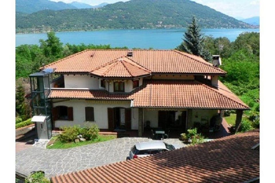 Property building, Nearby landmark, Mountain view