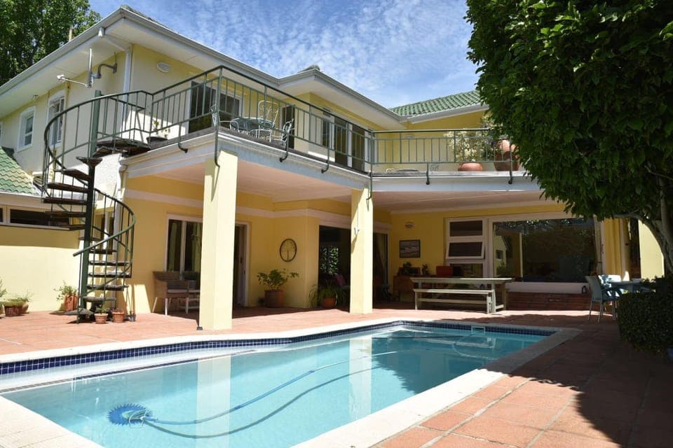 Property building, Swimming pool, Swimming pool