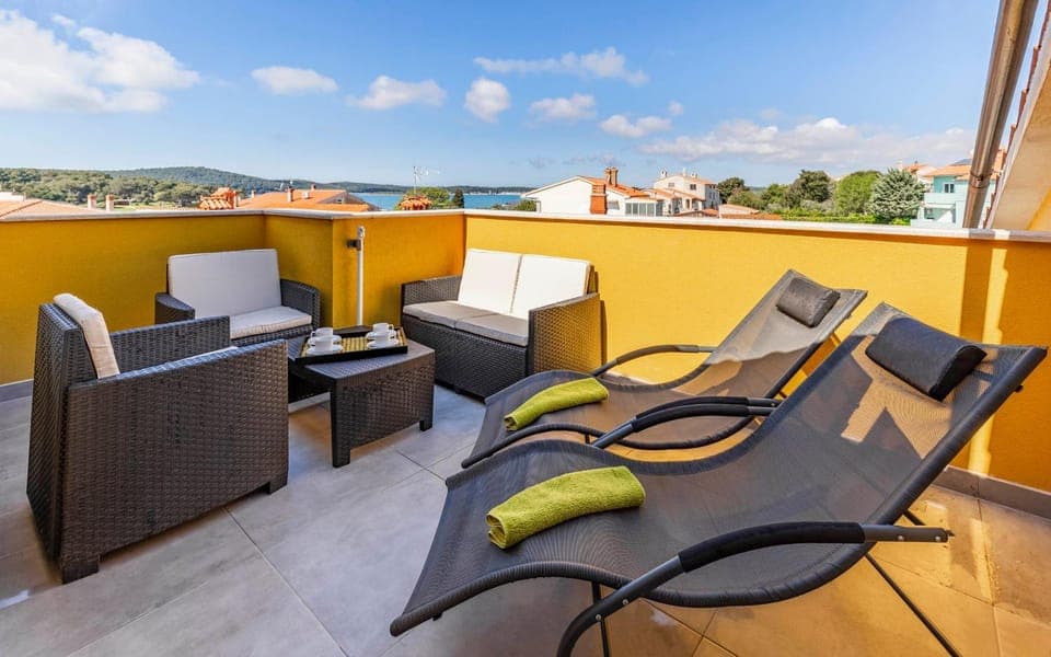 Day, Balcony/Terrace, Seating area, Sea view, sunbed