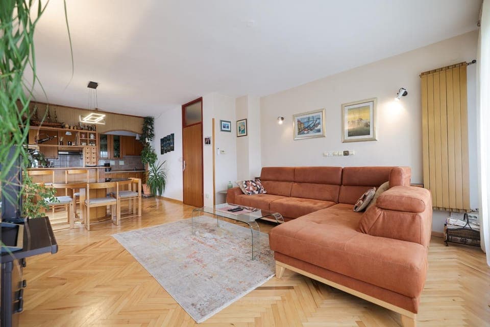 Communal lounge/ TV room, Living room, Dining area