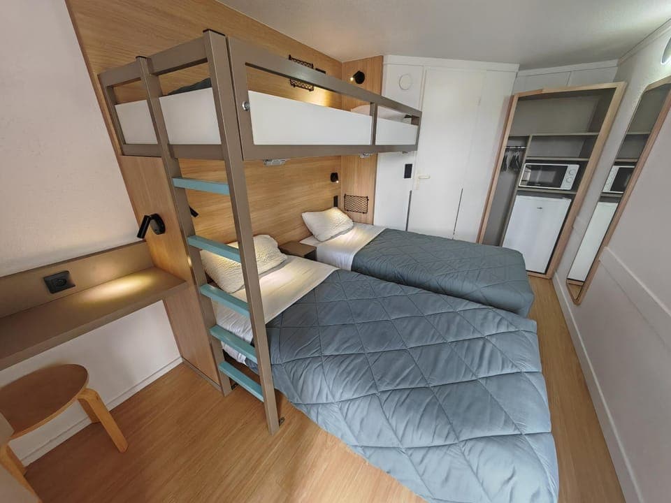 Bed, Photo of the whole room, Bedroom, bunk bed