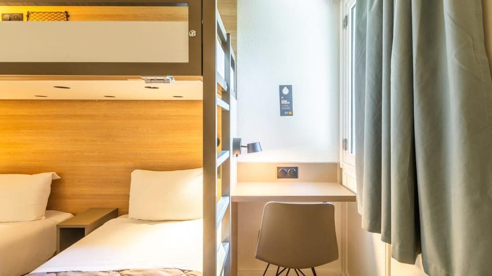 Bed, Bedroom, bunk bed