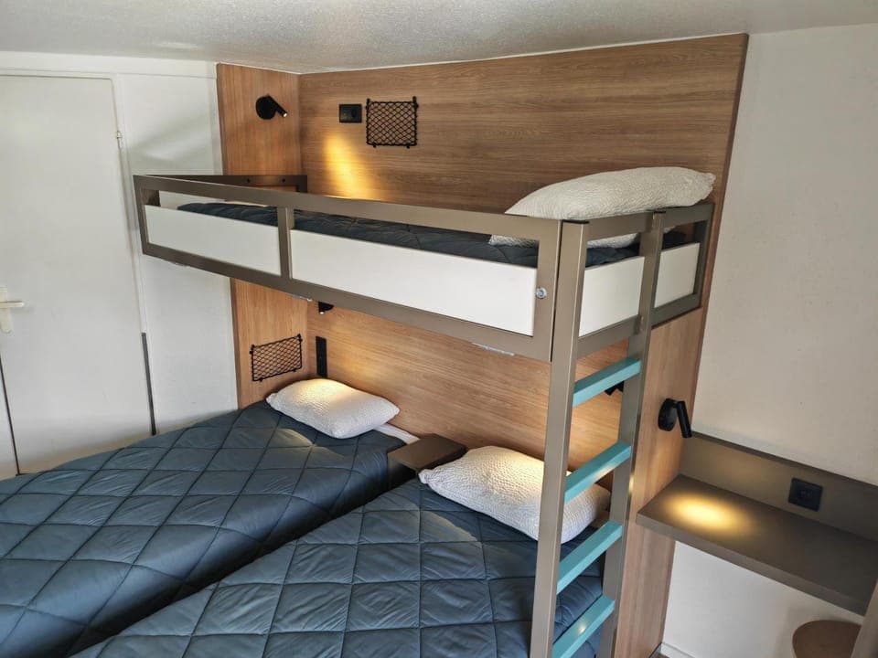 Bed, Photo of the whole room, Bedroom, bunk bed, wardrobe