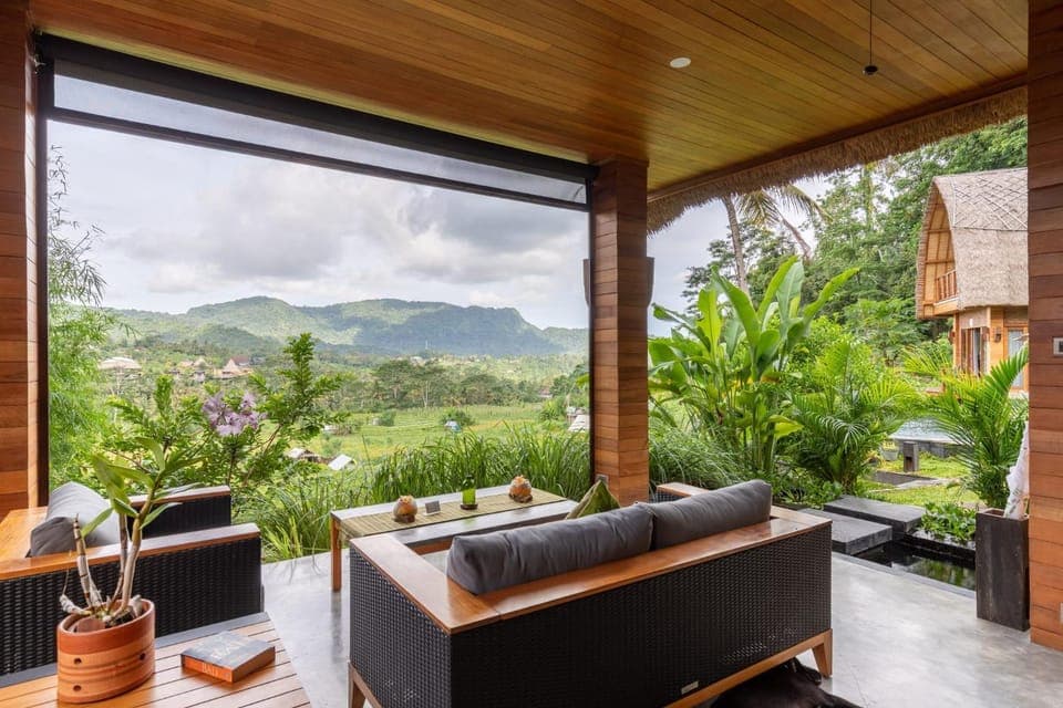 Living room, Mountain view