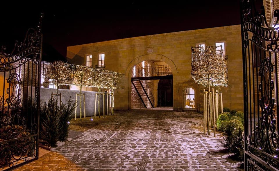 Facade/entrance, Night