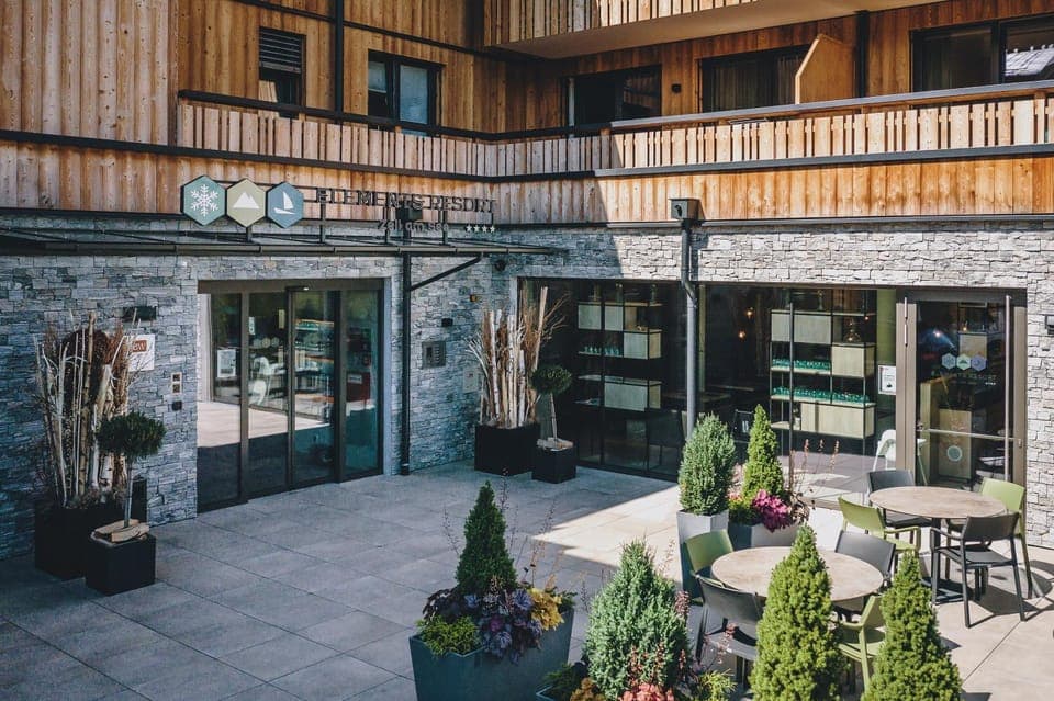 Property building, Balcony/Terrace