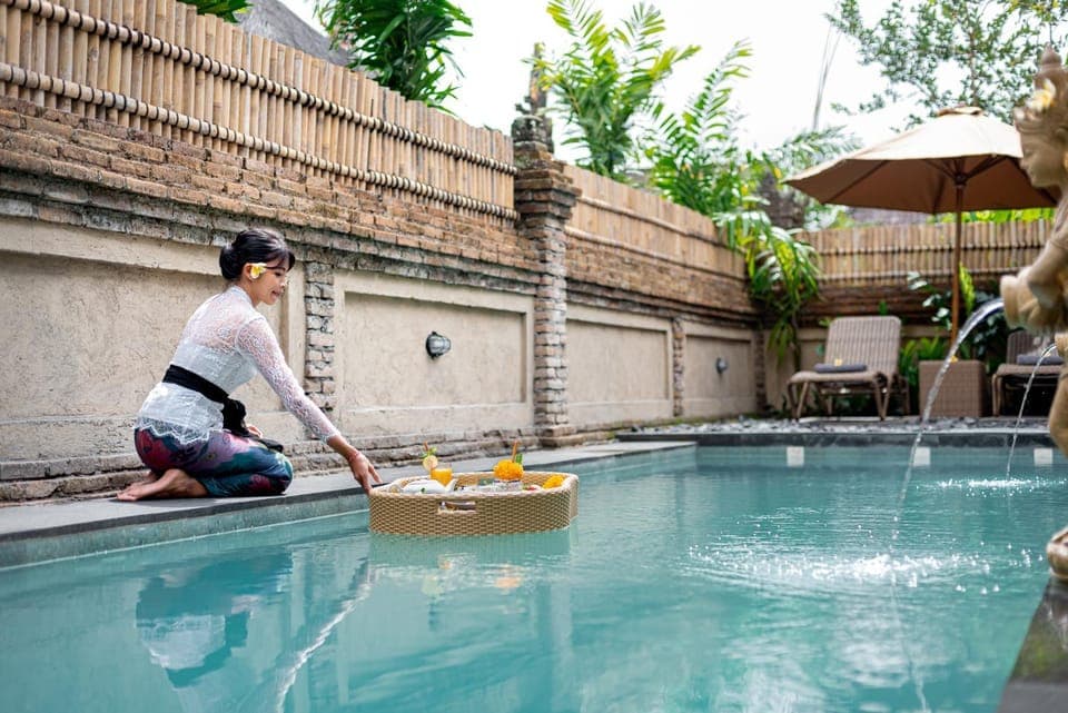 Swimming pool, Swimming pool