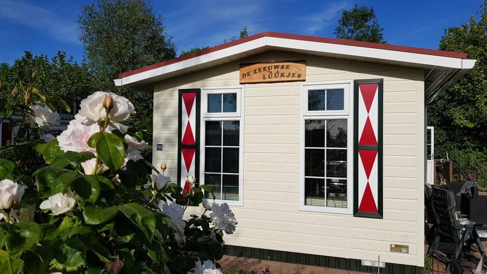 Property building, Day, Garden