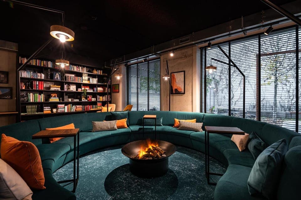 Garden, Library, Living room, Lobby or reception, Lounge or bar, Seating area, Facility for disabled guests