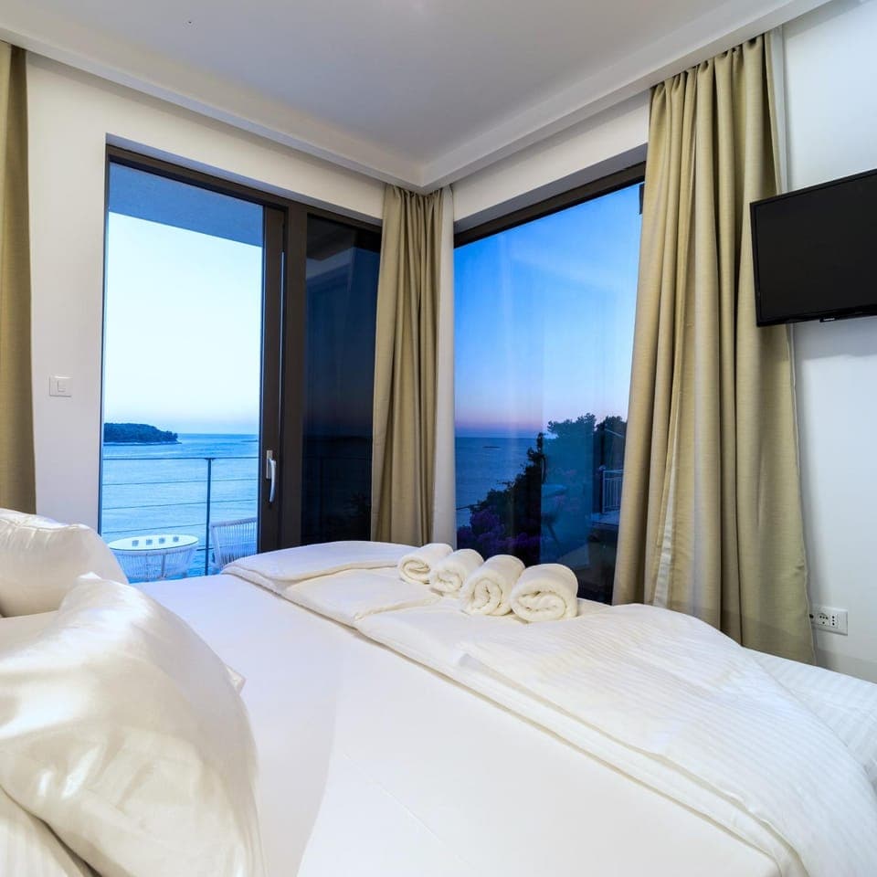 Bedroom, Sea view